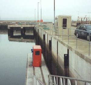 Tide gauge location