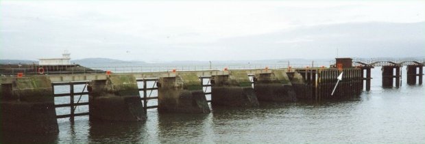 Tide gauge location on old pier (old building)