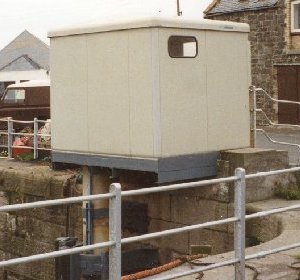 Tide gauge cabin